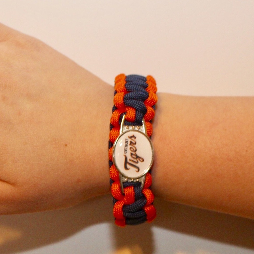 Detroit Tigers Paracord Survival Bracelet